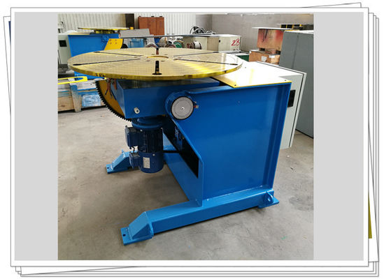 Motorizzato giri il posizionatore di saldatura della piattaforma girevole 600kg di inclinazione di volume d'affari con il pedale del piede